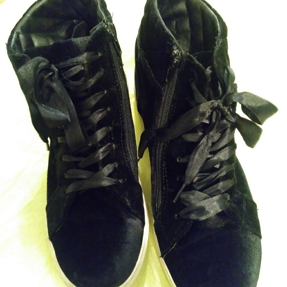 Steve Madden Velvet High Top Sneakers